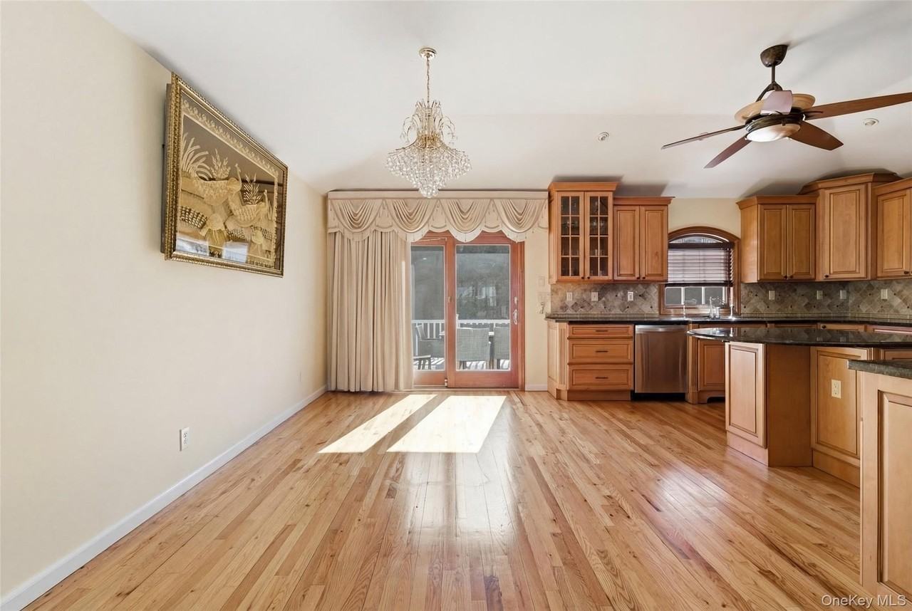 716 Park Ln - Photo 4 of 22