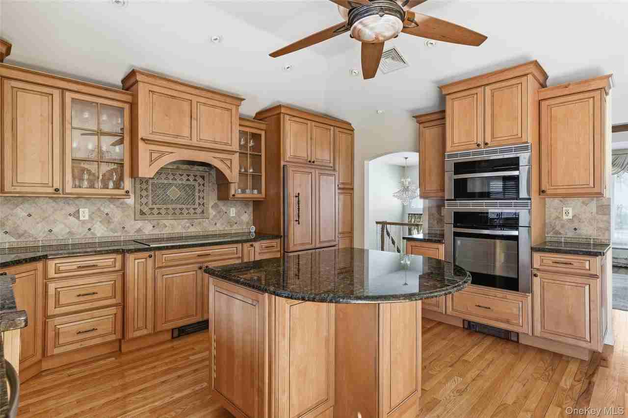 716 Park Ln - Photo 6 of 22