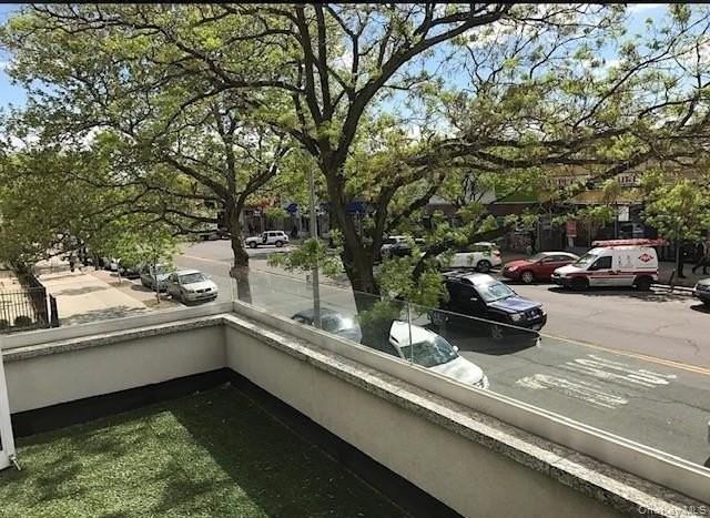 2170 31st St Apt 2f #2F - Photo 3 of 10