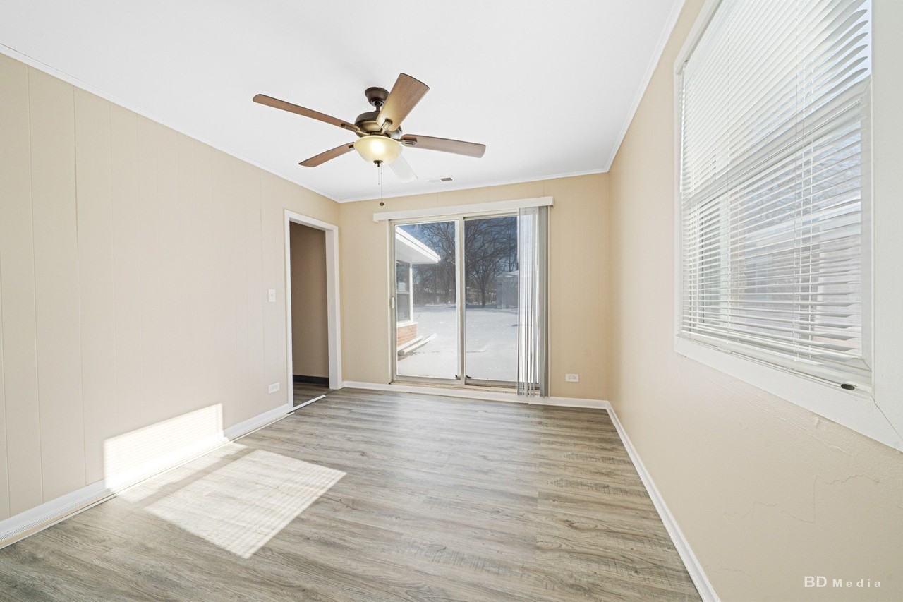 17555 Howe Ave - Photo 7 of 37