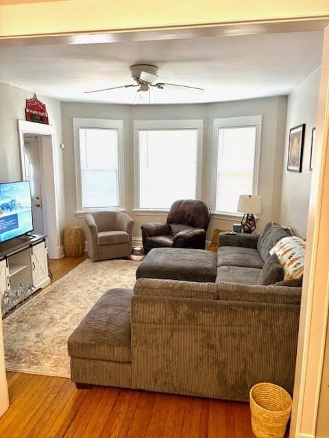 3610 N Wayne Ave - Photo 3 of 17