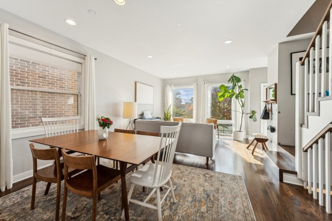 4612 W Addison St - Photo 4 of 20