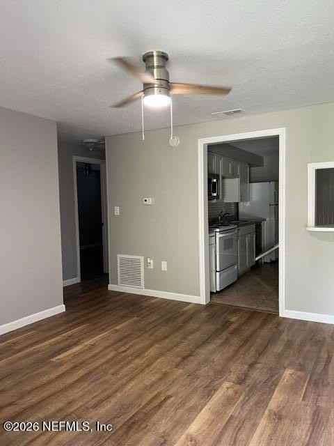 630 Francis St - Photo 3 of 14