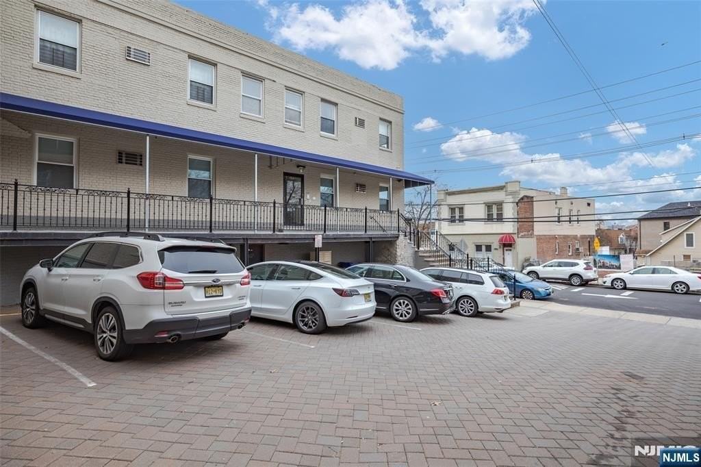 280 Undercliff Ave - Photo 2 of 23