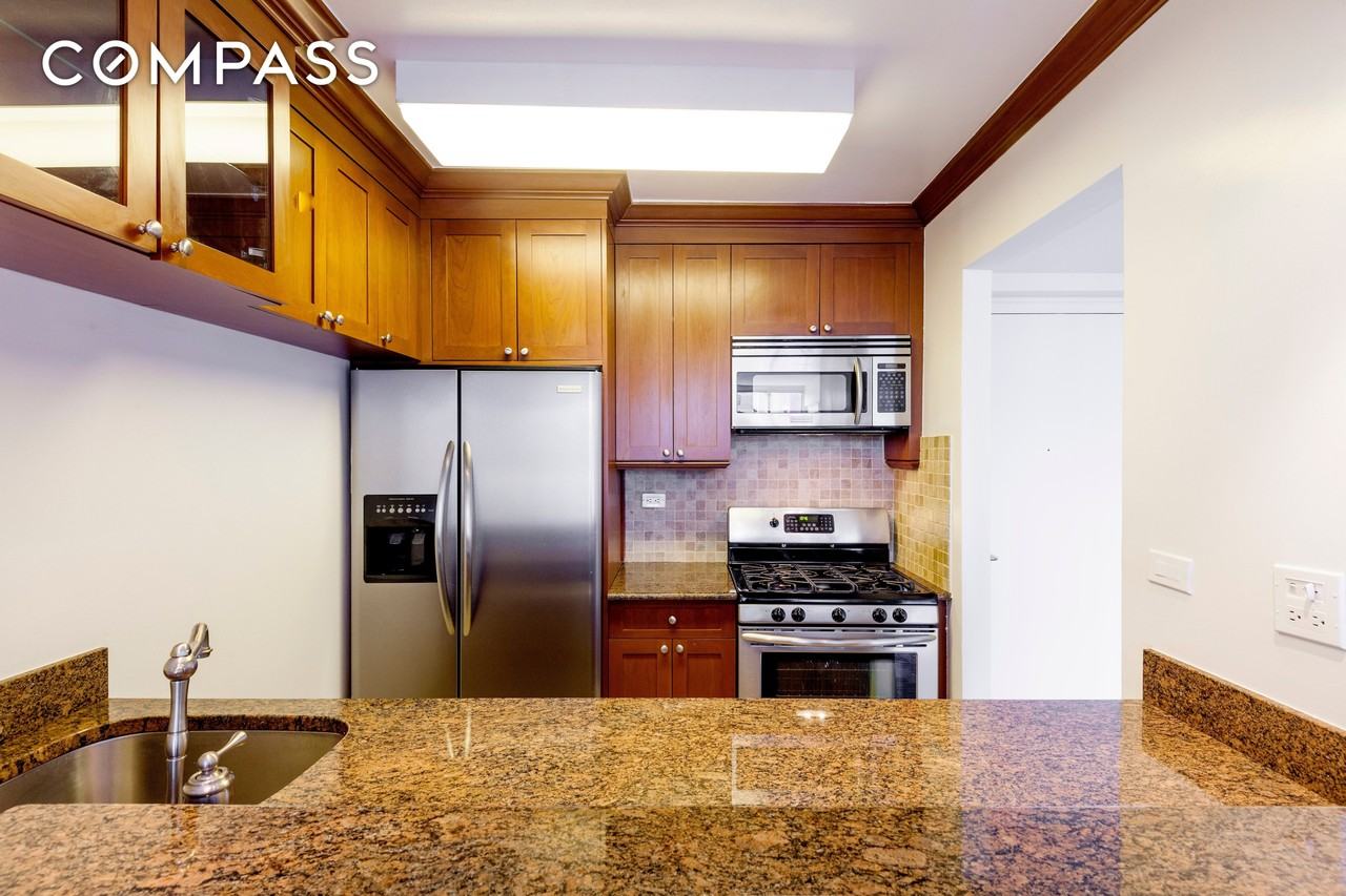 2373 Broadway #1431 - Photo 4 of 10