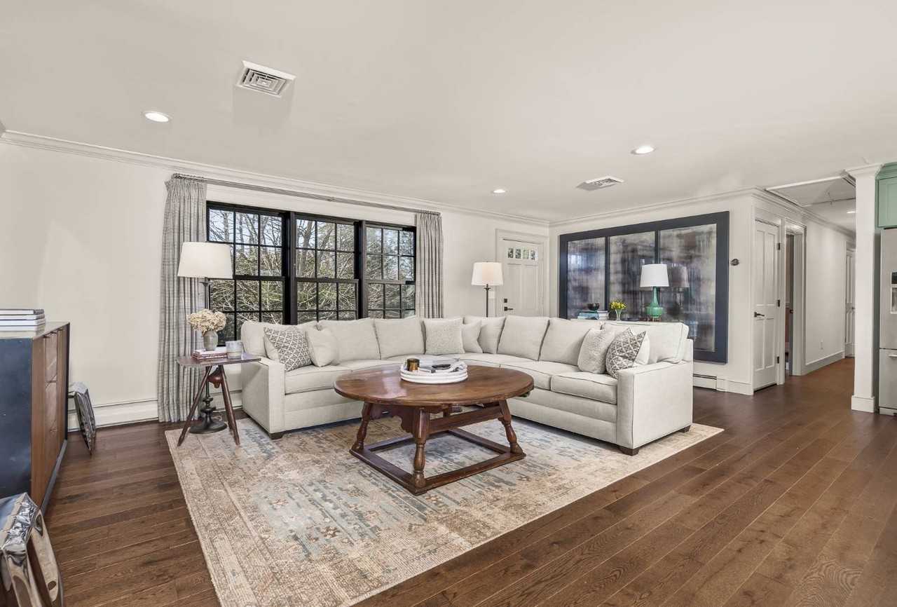 1487 Hollow Rd - Photo 4 of 16