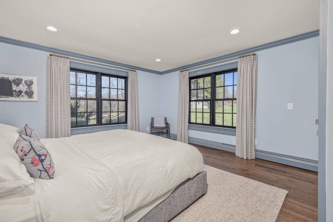 1487 Hollow Rd - Photo 5 of 16