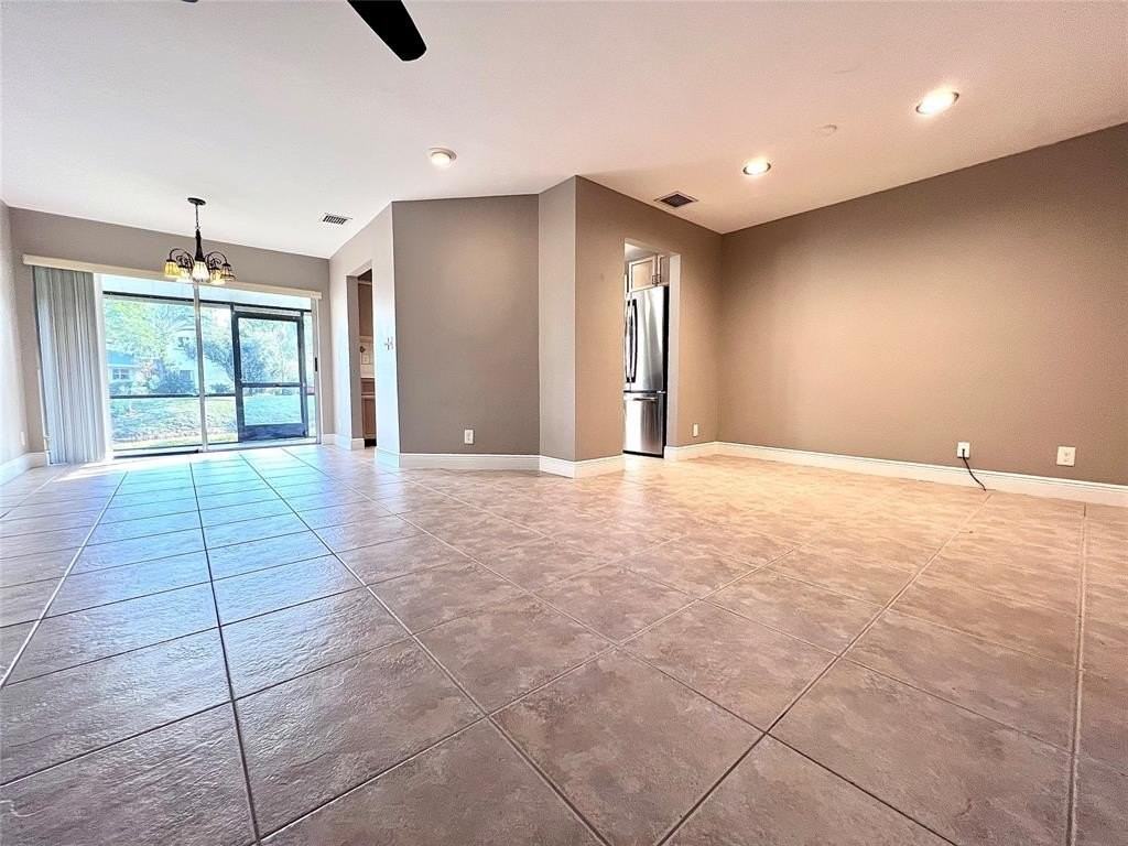 2246 Discovery Cir W - Photo 6 of 38