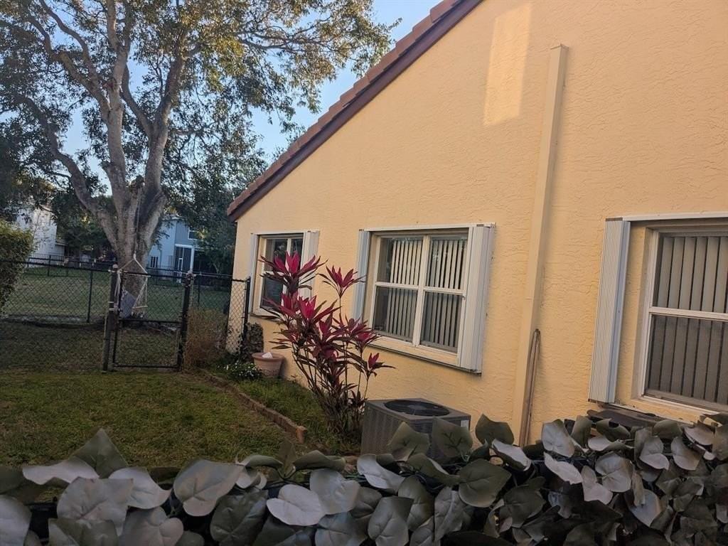 4348 Nw 1st Dr - Photo 2 of 20