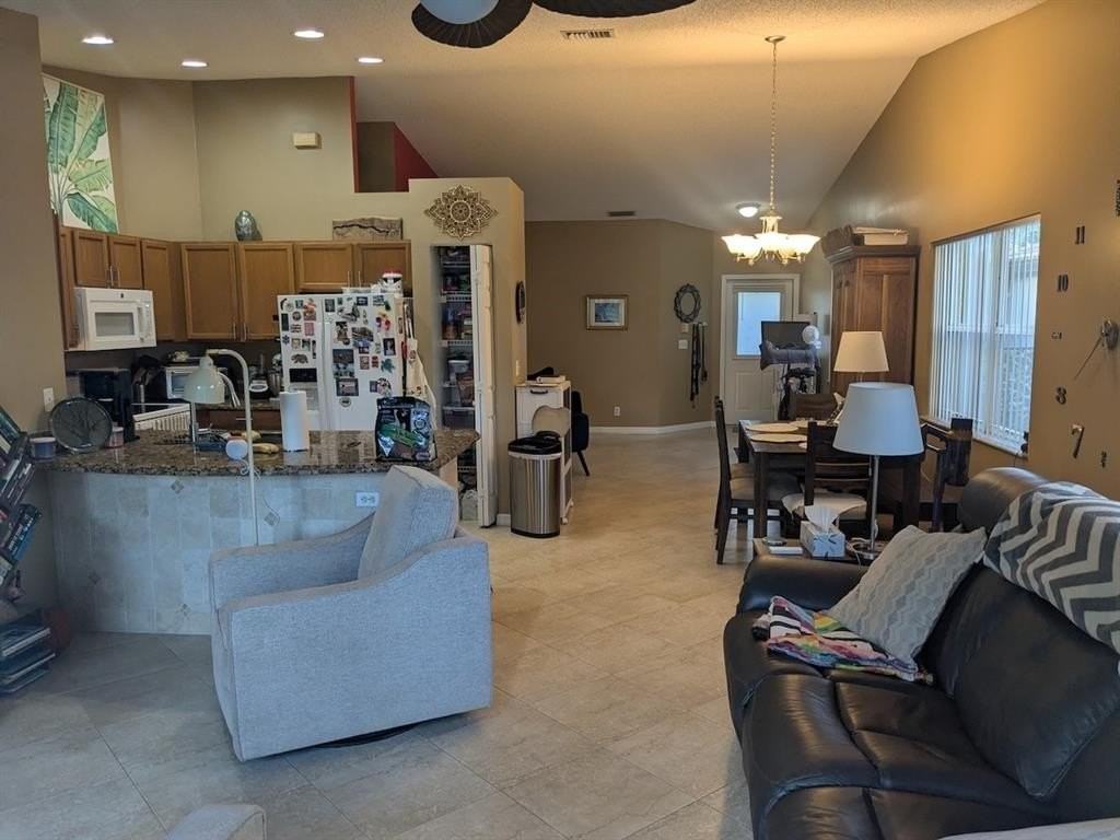 4348 Nw 1st Dr - Photo 3 of 20