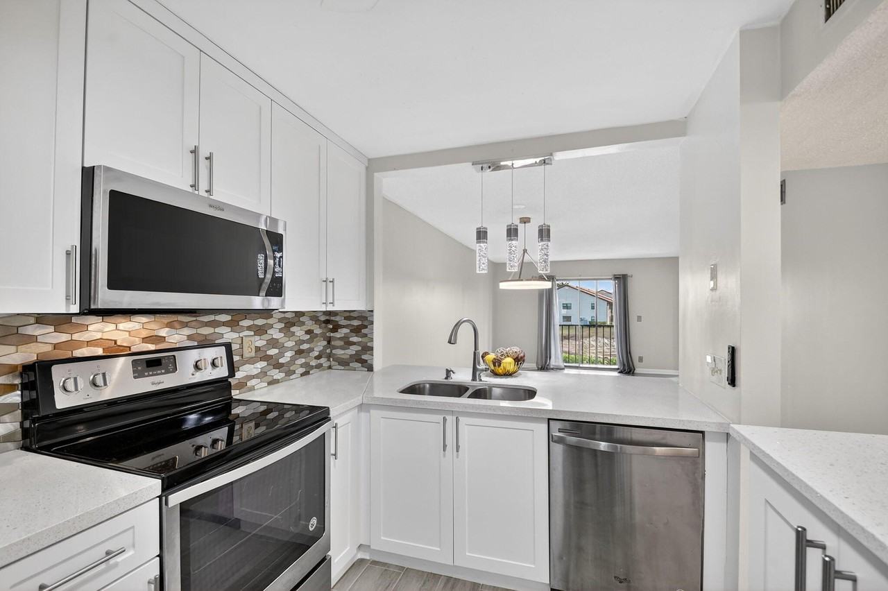 7142 Golf Colony Ct #206 - Photo 7 of 35