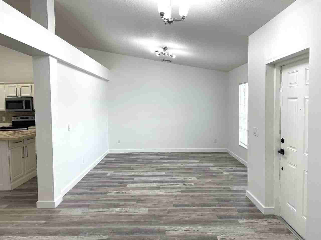 1137 Sw Coleman Ave - Photo 3 of 27