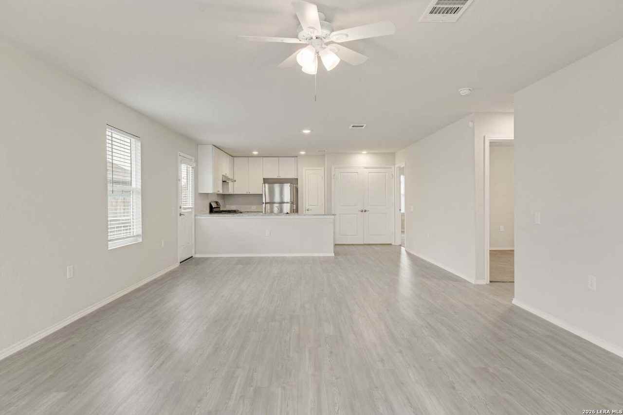 7207 Lavaca Blf - Photo 5 of 36