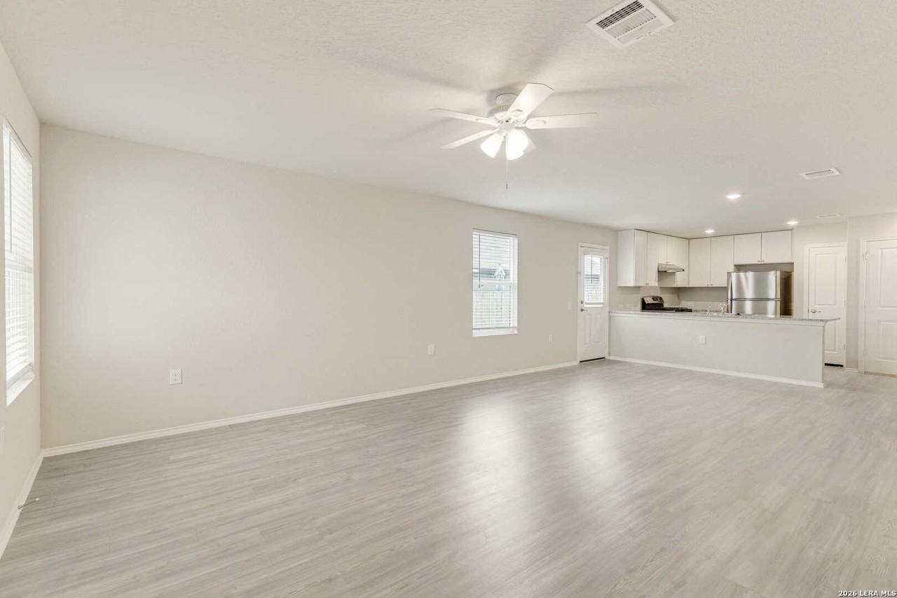 7207 Lavaca Blf - Photo 7 of 36