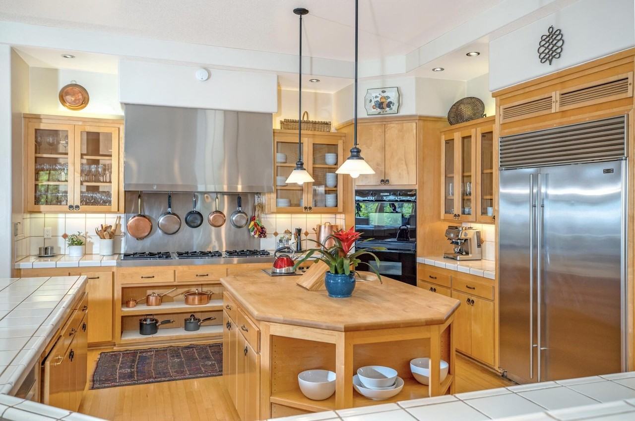 3756 Foothill Rd - Photo 4 of 50