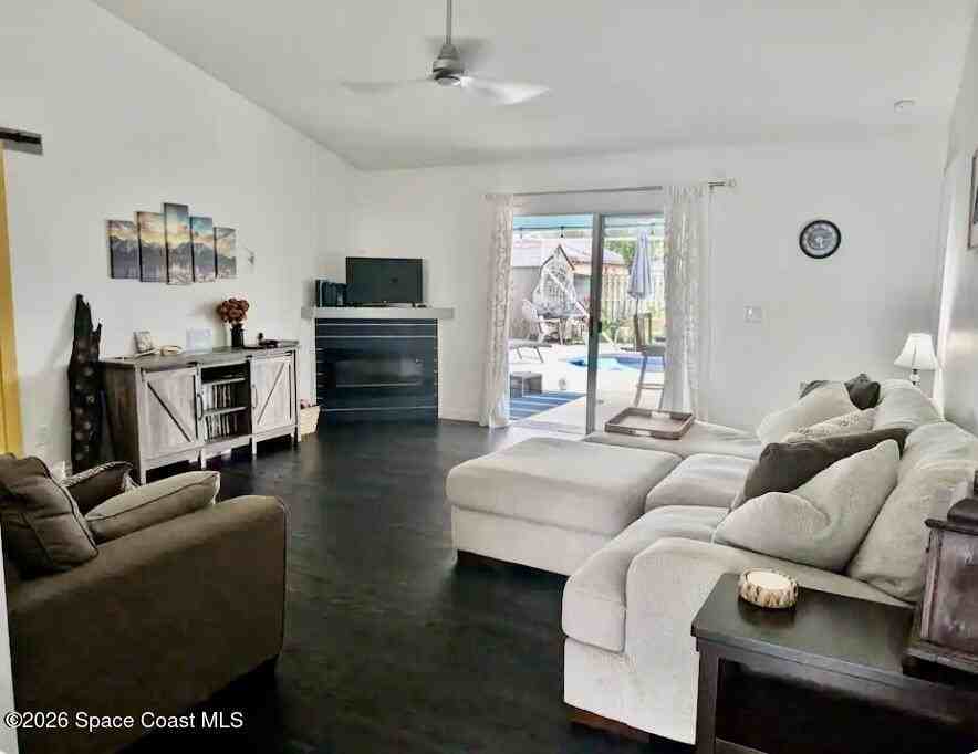 700 Pampas St Nw - Photo 5 of 18