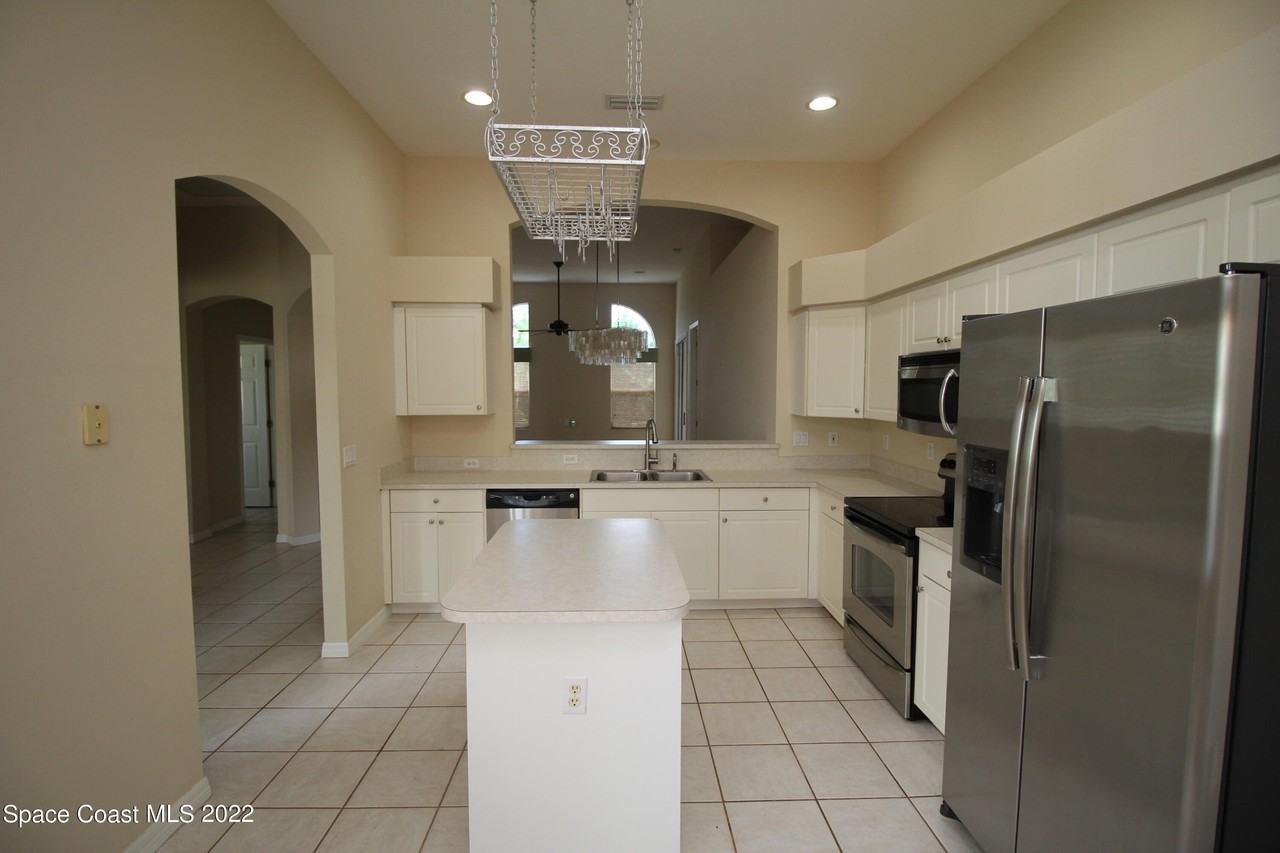 4411 Portage Trl - Photo 5 of 22