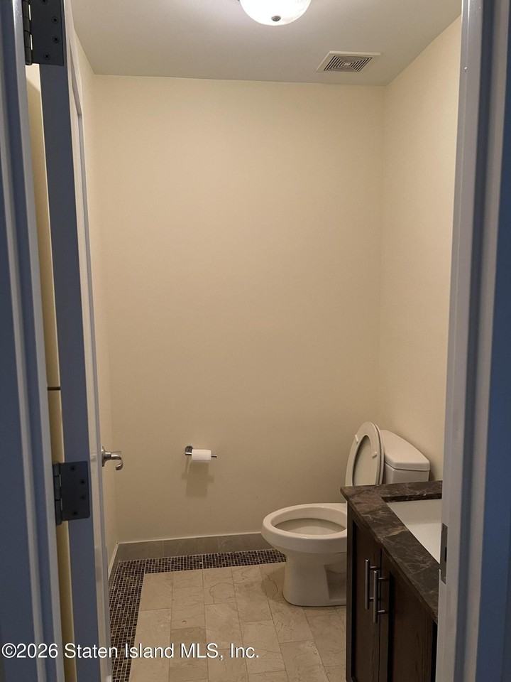 90 Bay Street Lndg Apt 7j #7J - Photo 5 of 11