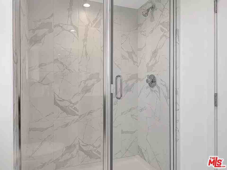 5750 Kester Ave #1-2 - Photo 4 of 8