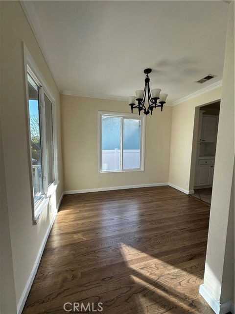 6447 Balcom Ave - Photo 3 of 8