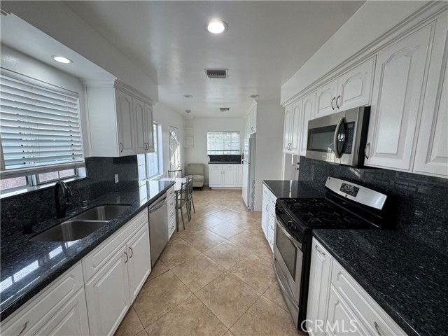 12549 Barbara Ann St - Photo 2 of 7