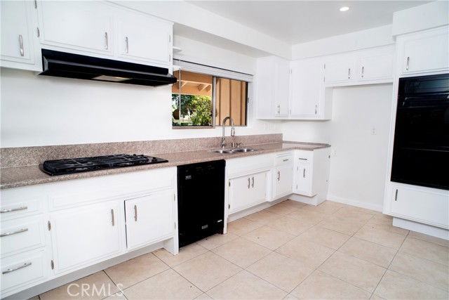 16851 Germain St - Photo 6 of 8