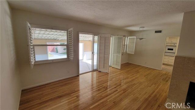 6508 Belmar Ave - Photo 3 of 8