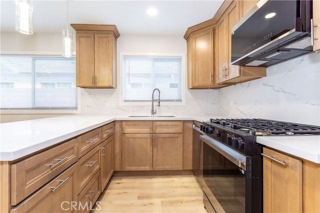 9320 Rhea Ave - Photo 3 of 8