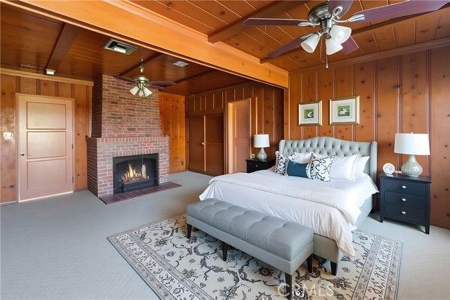 15207 Greenleaf St #15203 - Photo 2 of 8