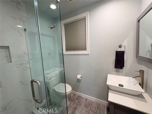 7502 Balcom Ave - Photo 2 of 8