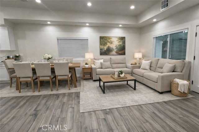 10652 Shoshone Ave - Photo 2 of 8