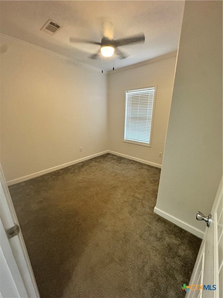 203 Palmwood Dr Apt B #B - Photo 4 of 9