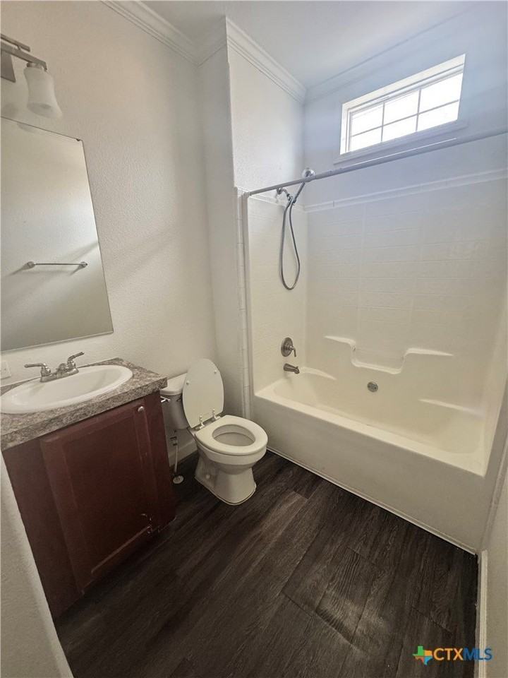 203 Palmwood Dr Apt B #B - Photo 5 of 9