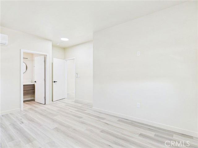 8457 Langdon Ave - Photo 7 of 8