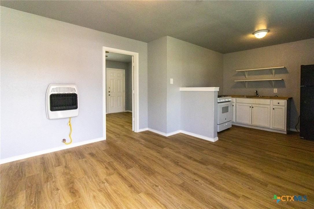 E Avenue E #A - Photo 2 of 10