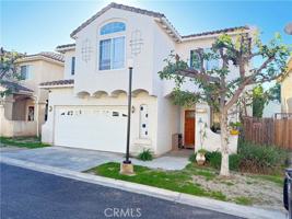 featured image of 9030 Hayvenhurst Ave