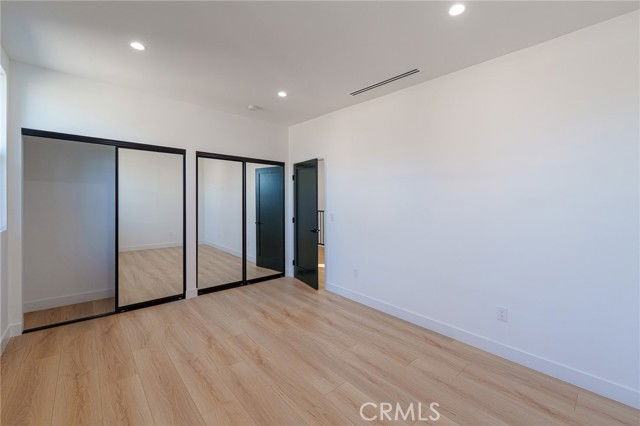 14121 Emelita St - Photo 2 of 8