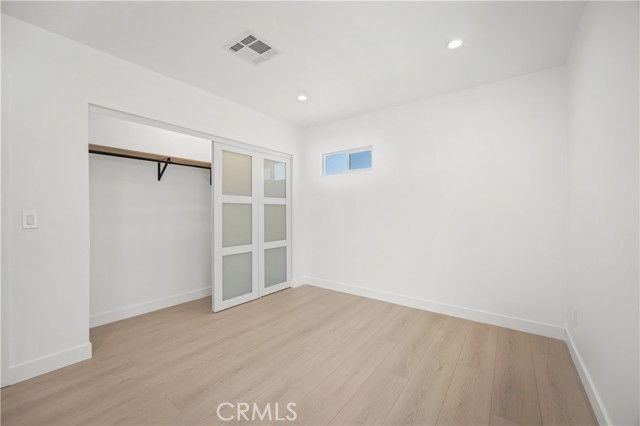 6946 Amestoy Ave - Photo 4 of 8