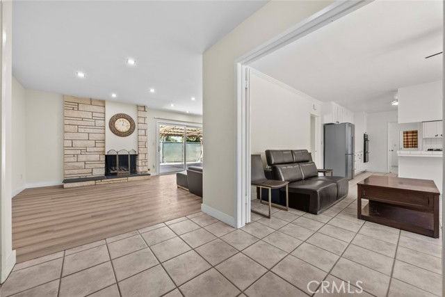 9601 Corbin Ave - Photo 5 of 8