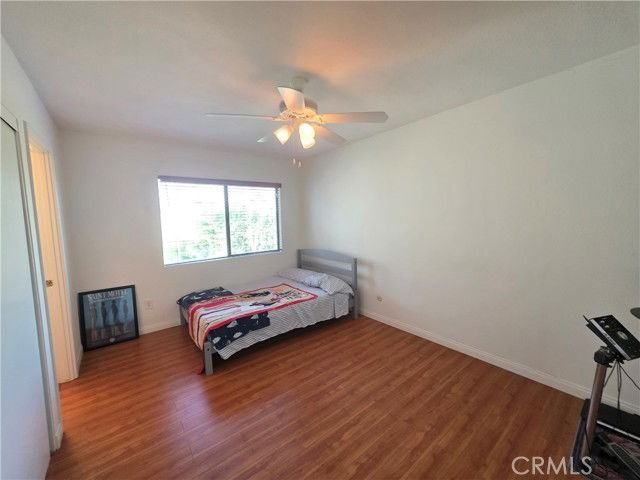 13963 Riverside Dr - Photo 3 of 8