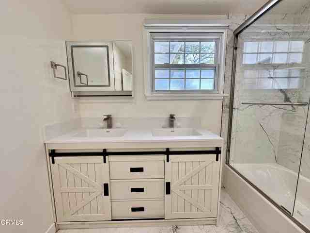 17449 Keswick St - Photo 3 of 8