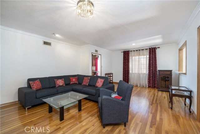 14024 Cantlay St - Photo 5 of 8