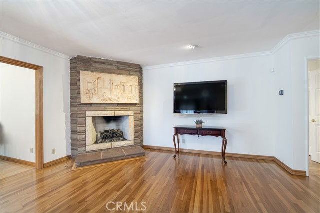 14024 Cantlay St - Photo 6 of 8