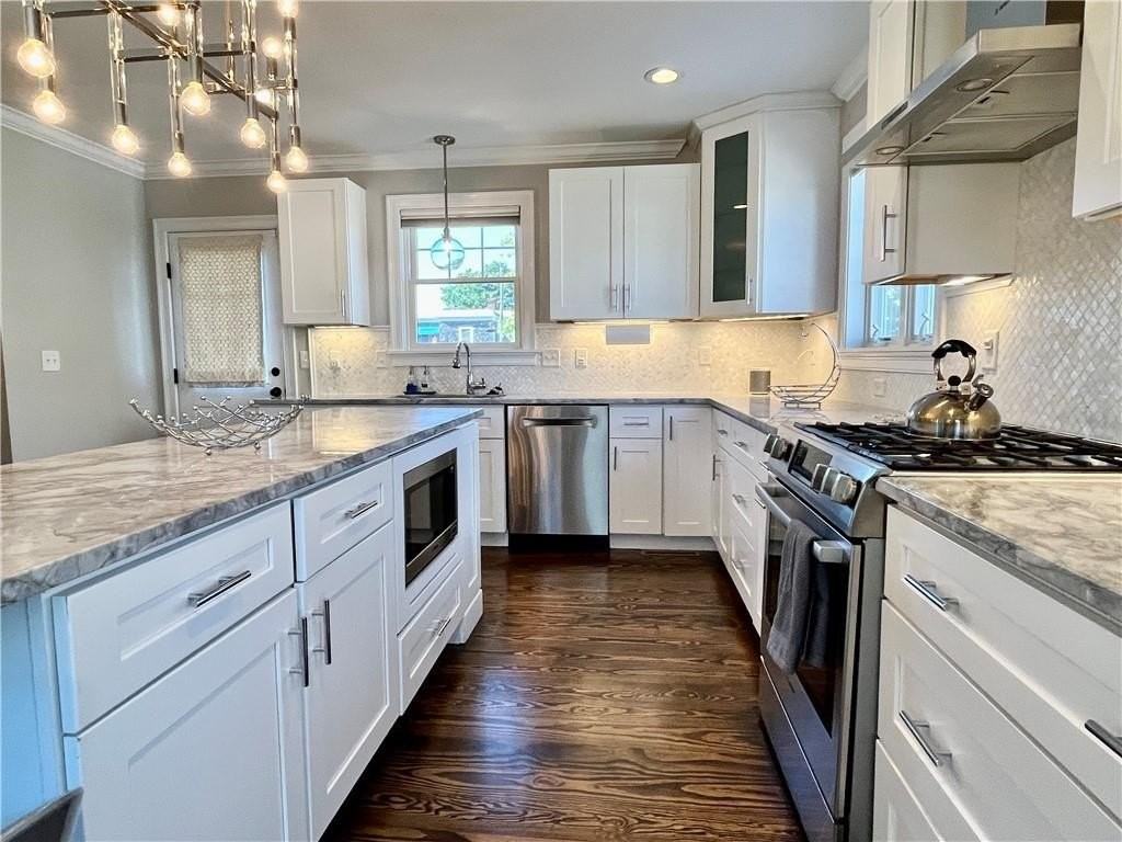 24 Stockholm St - Photo 2 of 31