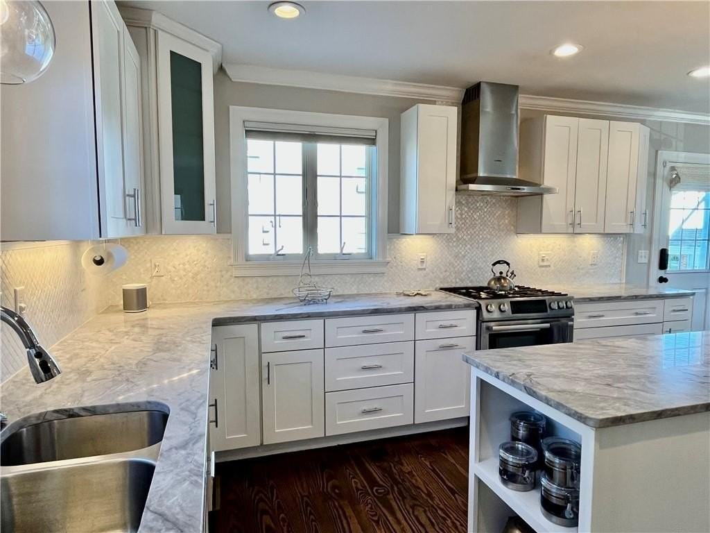 24 Stockholm St - Photo 3 of 31