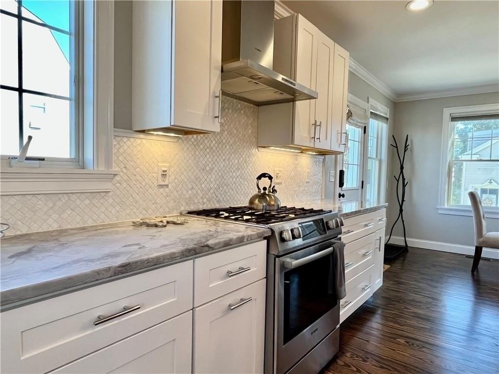 24 Stockholm St - Photo 4 of 31