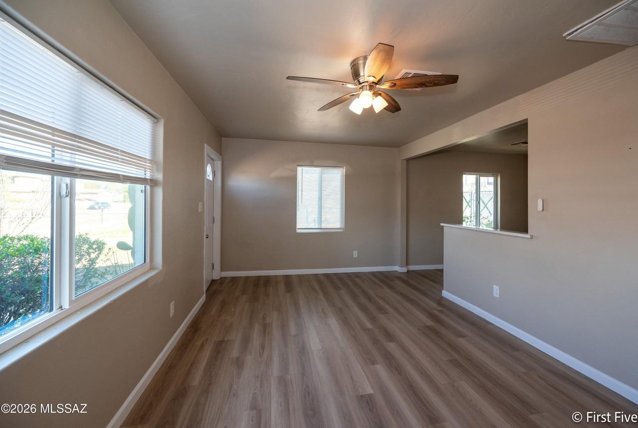 416 E Linden St - Photo 5 of 22