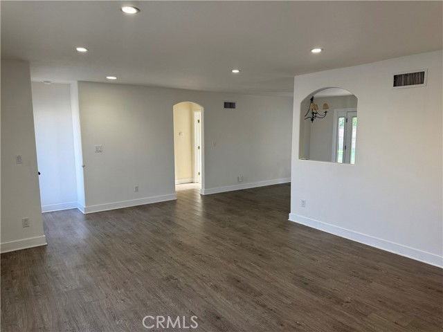 23056 Lanark St - Photo 2 of 8