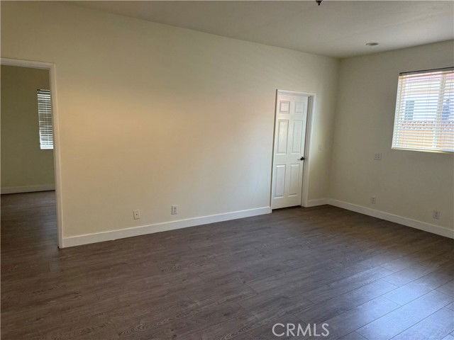 23056 Lanark St - Photo 6 of 8