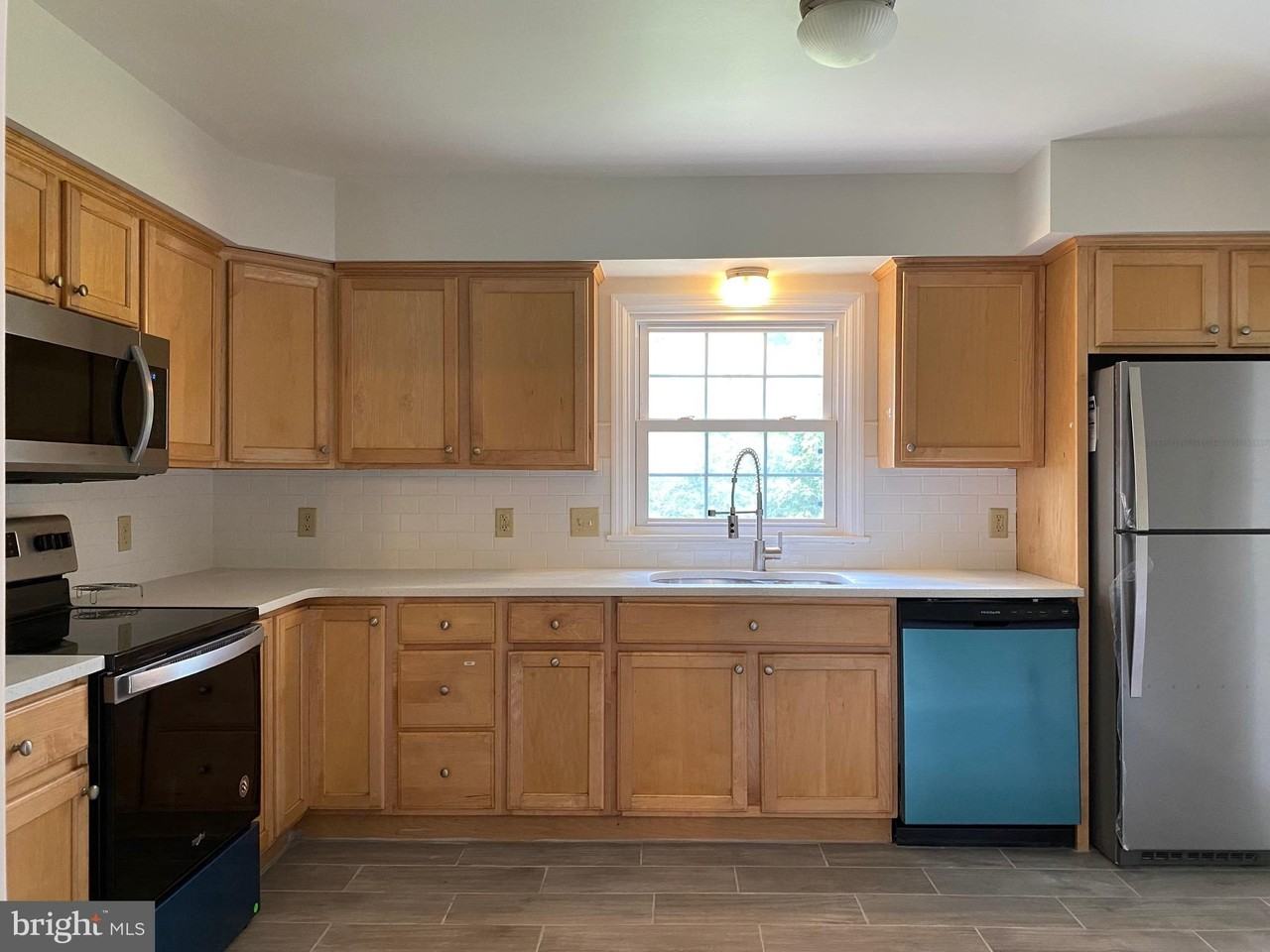 134 Chapel Hill Dr - Photo 2 of 20